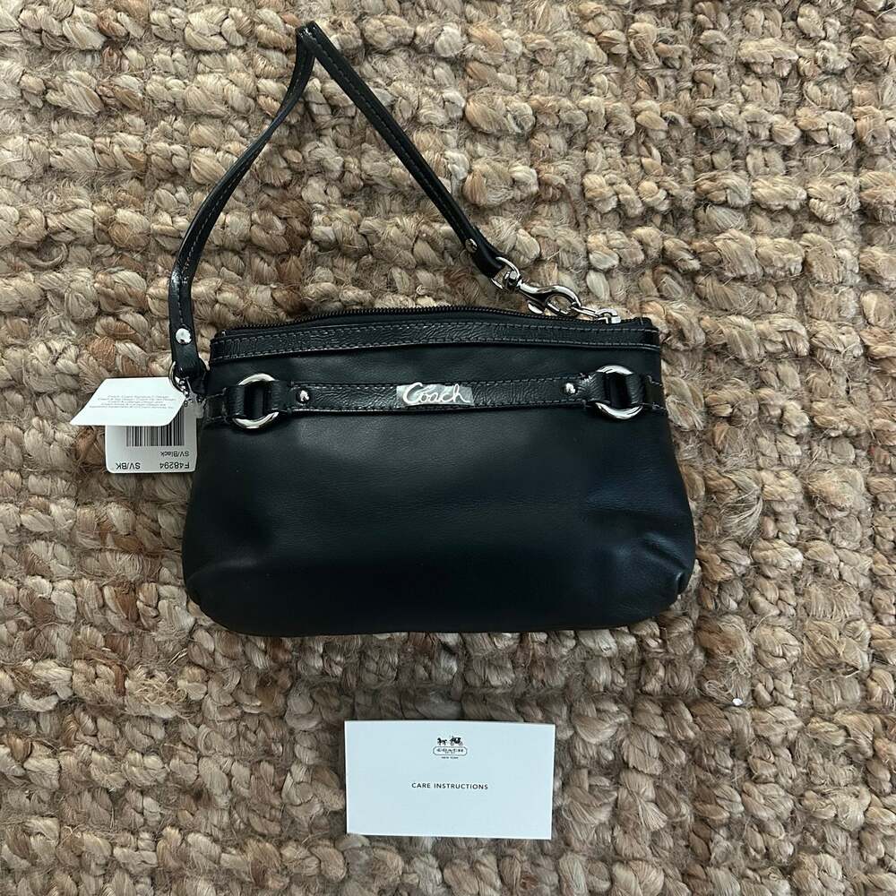 Coach Gallery Leather Medium Wristlet Black NWT Silver Hardware F48294 Y2K Retro